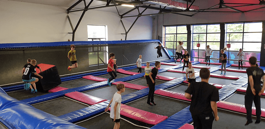 Sala w Parku Trampolin JumpinPlace